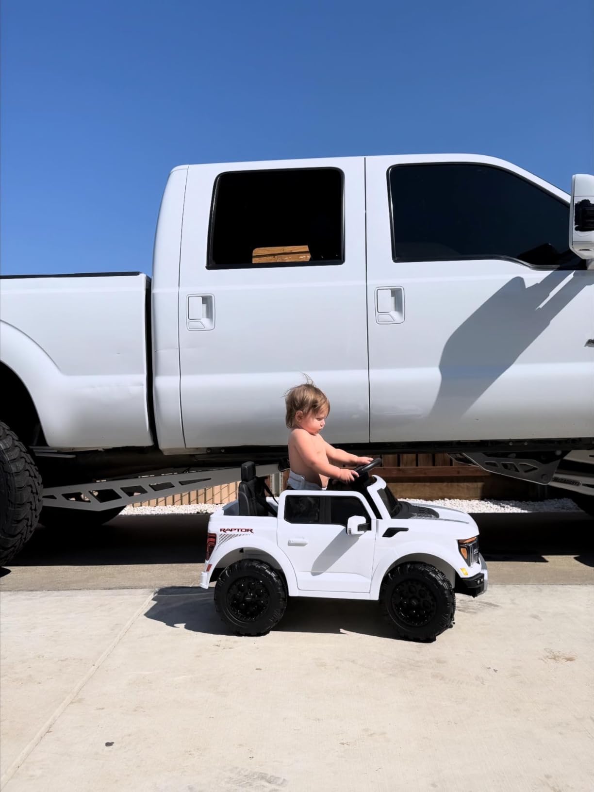 First Ride On Ford F-150 Raptor – Safe, Fun, and Ready for Little Drivers photo review