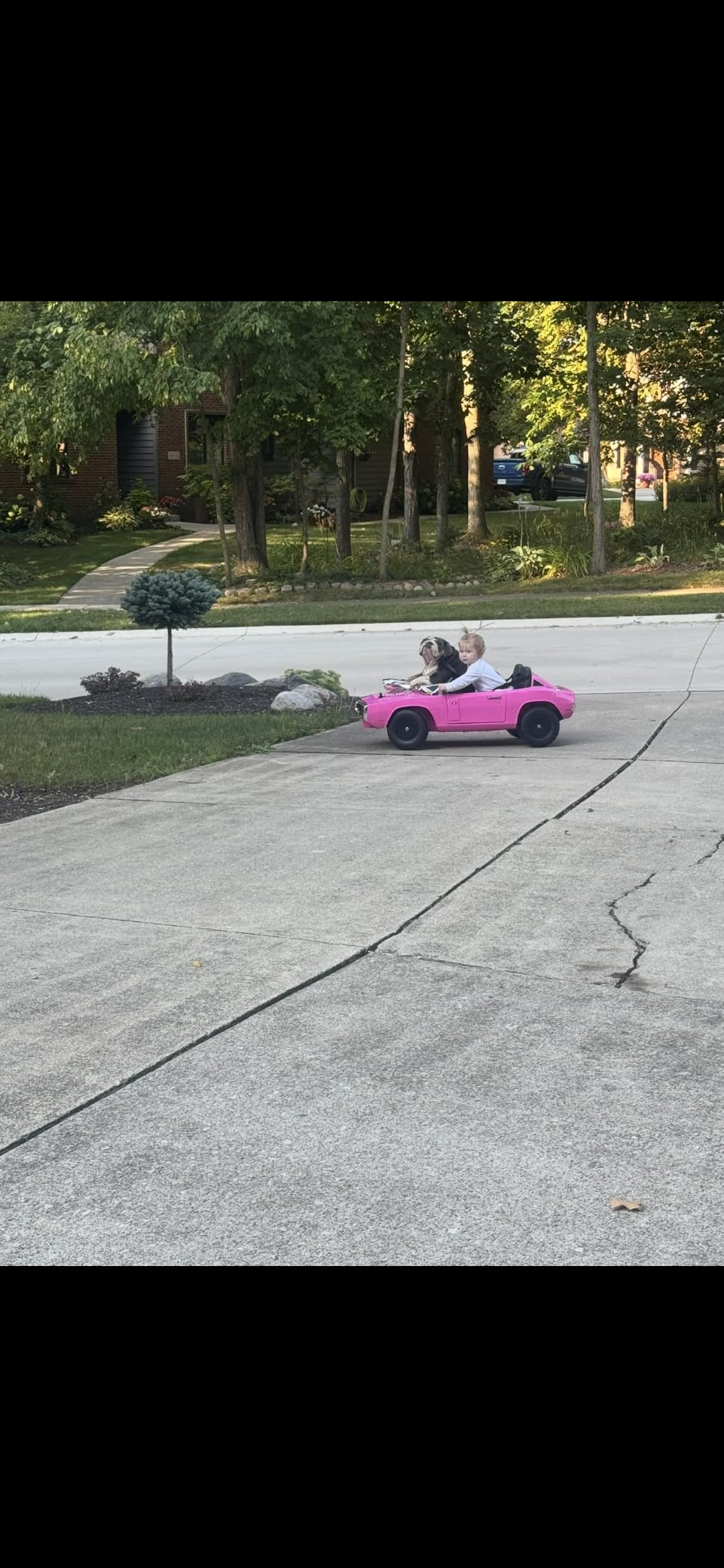 1970 Dodge Charger R/T 24V Kids Ride-On Car with Remote Control photo review